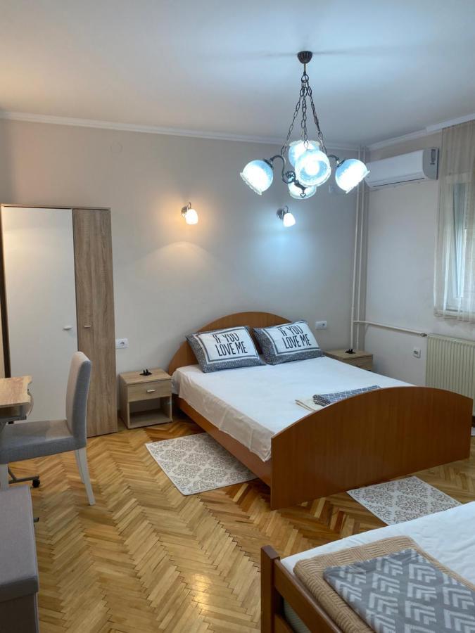 Apartemen 64 m² dengan 2 kamar tidur dan 1 kamar mandi pribadi di Tutunovic Podrum Nis Bagian luar foto