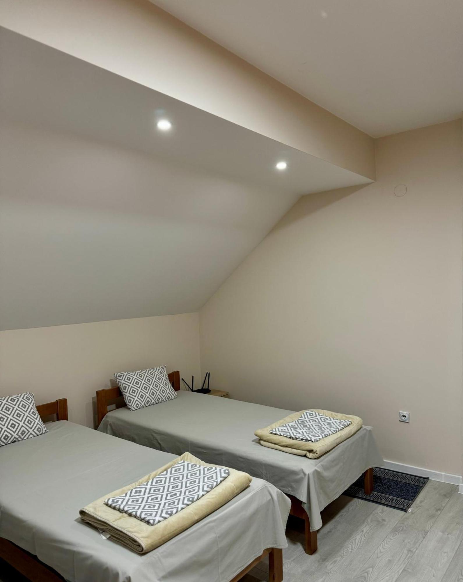 Apartemen 64 m² dengan 2 kamar tidur dan 1 kamar mandi pribadi di Tutunovic Podrum Nis Bagian luar foto